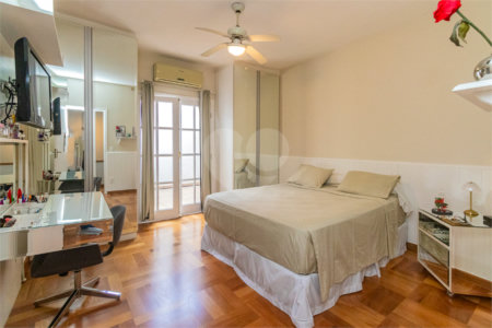 Casa à venda com 4 quartos, sendo 3 suítes, em Brooklin, São Paulo, SP