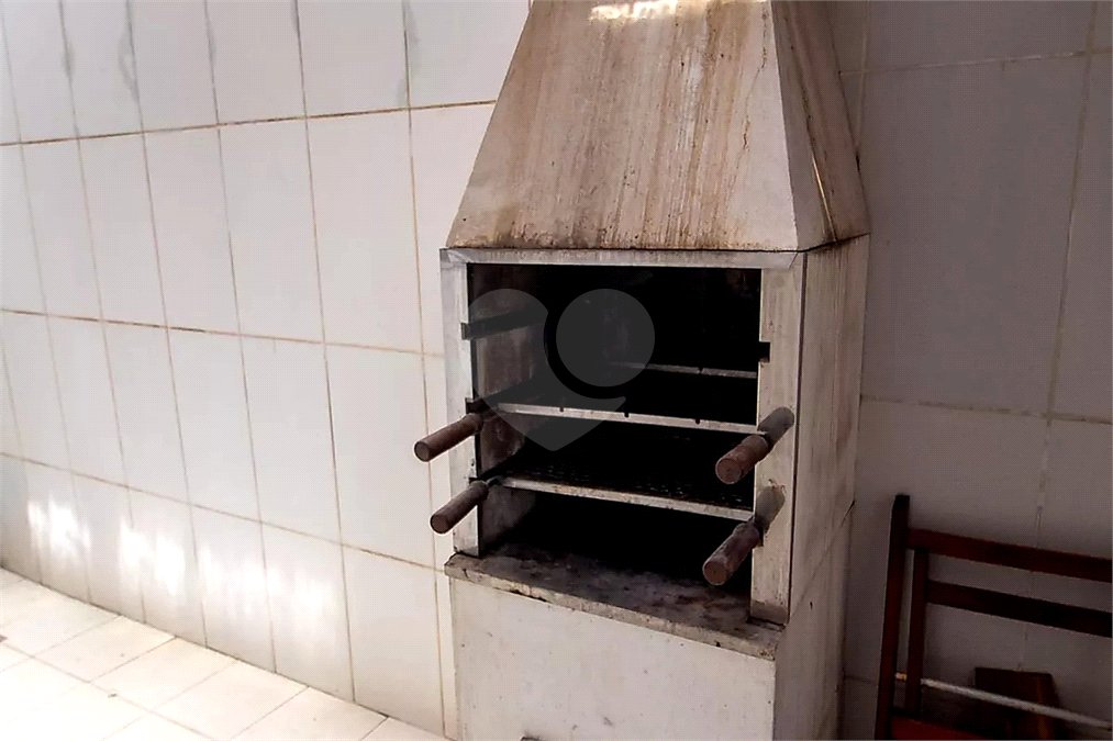 Casa à venda com 2 quartos no condomínio Karolyne, Votorantim - SP