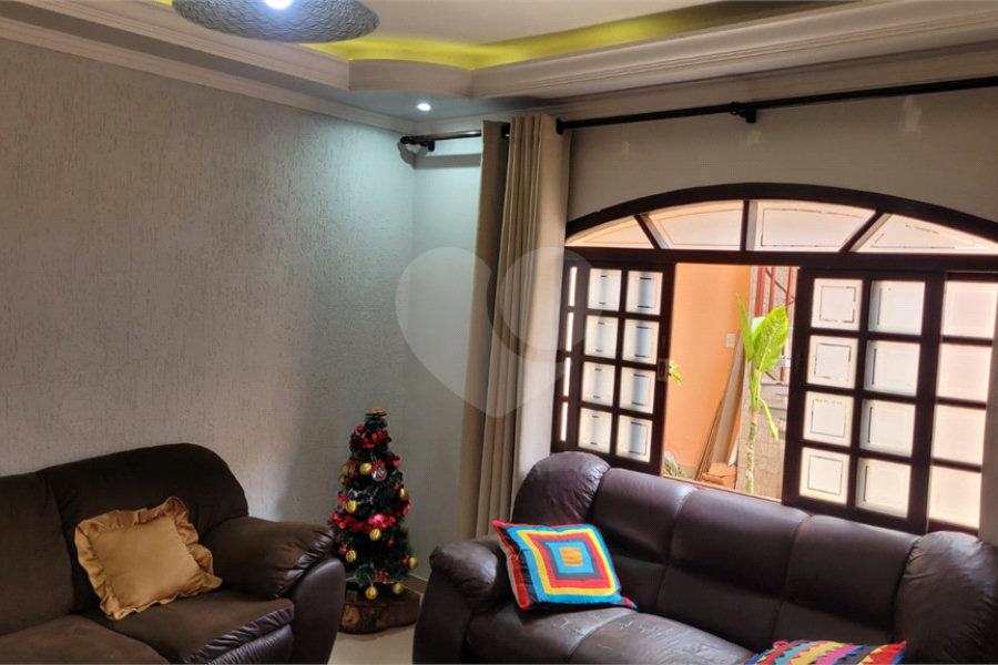 Casa à venda com 6 quartos, sendo 2 suítes, em Laranjeiras, Caieiras, SP