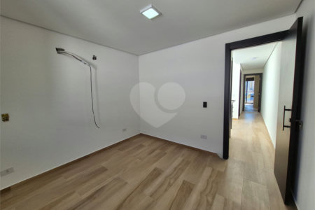 Sobrado à venda com 3 quartos, sendo 1 suíte, em Cidade dos Bandeirantes, São Paulo, SP