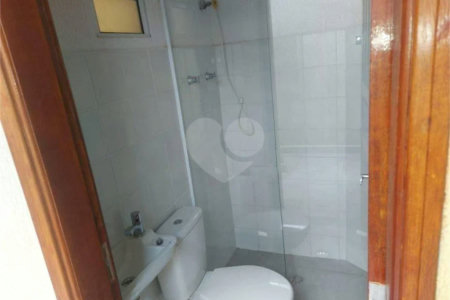 Sobrado à venda com 4 quartos em Parada Inglesa, São Paulo, SP