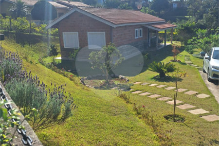 Casa em condomínio à venda com 3 quartos, sendo 1 suíte,  no Centro, Bom Jesus dos Perdões, SP