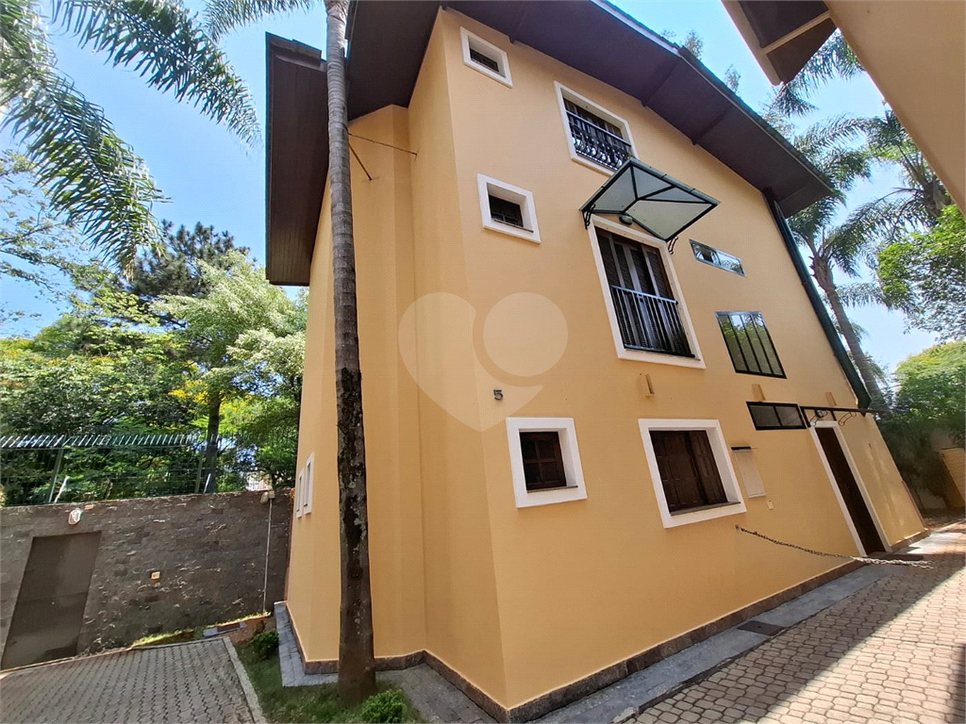 Casa para alugar com 4 quartos, sendo 2 suítes, no condomínio Palm Garden, São Paulo - SP