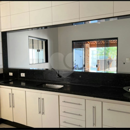 Casa à venda com 3 quartos, sendo 1 suíte, em Ipê, Três Lagoas, MS