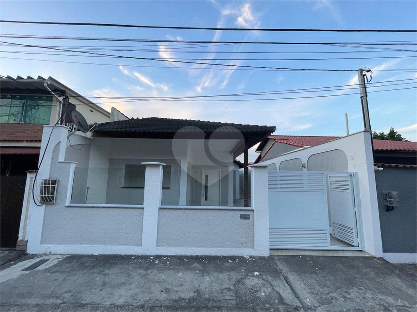 Casa à venda com 3 quartos, sendo 1 suíte, em Campo Grande, Rio de Janeiro, RJ