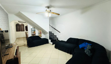 Casa à venda com 4 quartos, sendo 2 suítes,  em Parque Santo Antônio, Guarulhos, SP