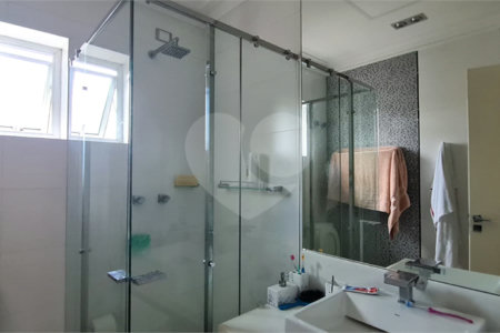 Sobrado à venda com 4 quartos, sendo 1 suíte, em Jabaquara, São Paulo, SP