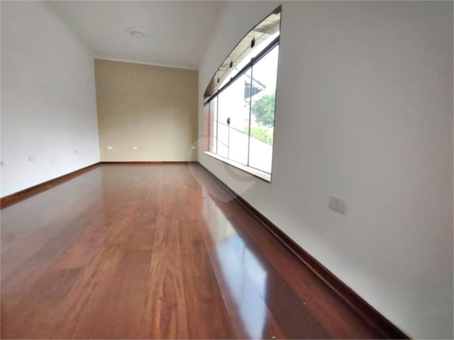 Sobrado à venda ou para alugar com 5 quartos, sendo 3 suítes,  em Jardim França, São Paulo, SP