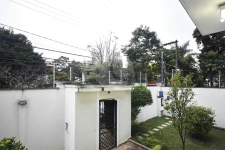 Casa à venda com 5 suítes em Jardim Londrina, São Paulo, SP