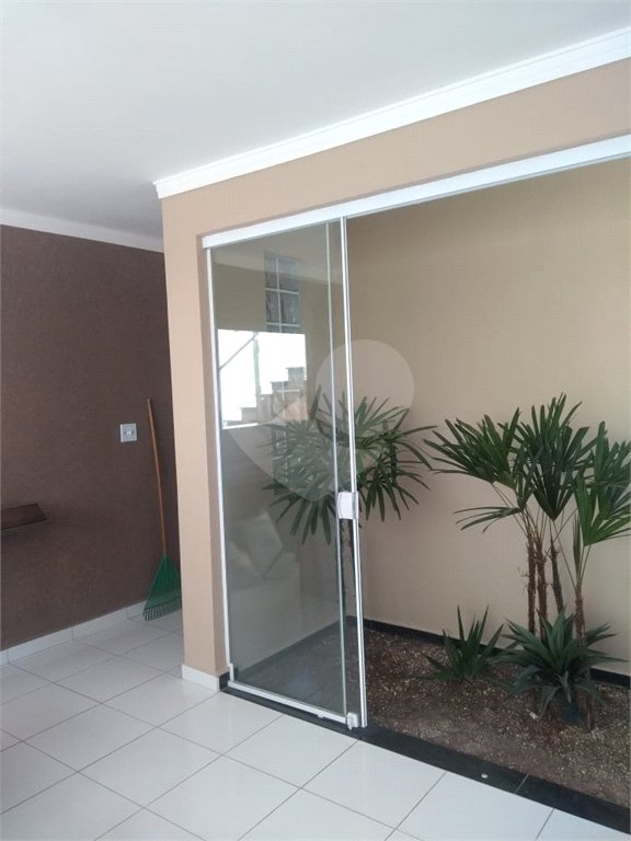 Casa à venda com 3 quartos, sendo 2 suítes,  no condomínio Vale do Sol, Bom Jesus dos Perdões - SP