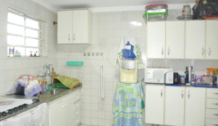 Casa à venda com 6 quartos, sendo 2 suítes,  em Vila Universitária, São Paulo, SP