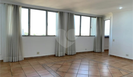 Apartamento à venda com 3 quartos, sendo 1 suíte,  em Alto da Boa Vista, São Paulo, SP