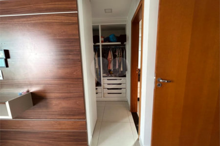 Duplex à venda com 1 quarto, sendo 3 suítes, em Taperapuan, Porto Seguro, BA