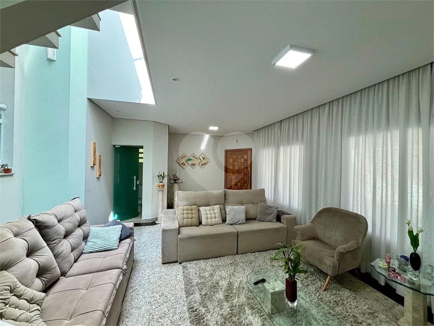 Casa à venda ou para alugar com 6 quartos, sendo 1 suíte, em Residencial/Comercial, Guarulhos, SP
