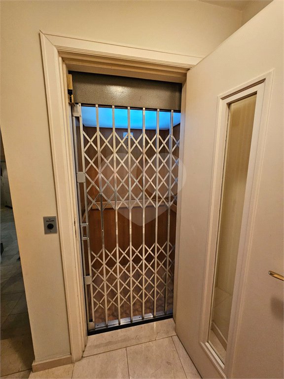 Casa à venda com 3 quartos, sendo 2 suítes,  no condomínio La Vilette, São Paulo - SP