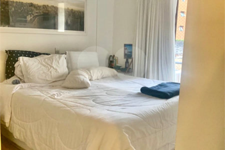 Apartamento à venda com 2 quartos, sendo 1 suíte,  em Real Parque, São Paulo, SP