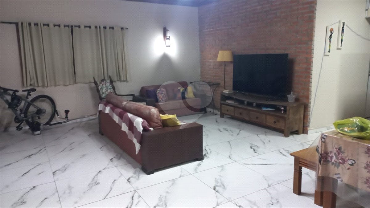 Chácara à venda com 4 quartos, sendo 1 suíte,  em Loteamento Quinta da Mata, Ibiúna, SP