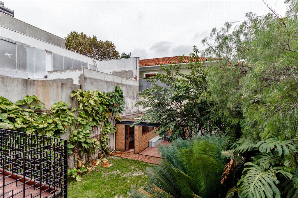 Casa à venda com 3 quartos, sendo 2 suítes, em Jardim América, São Paulo, SP