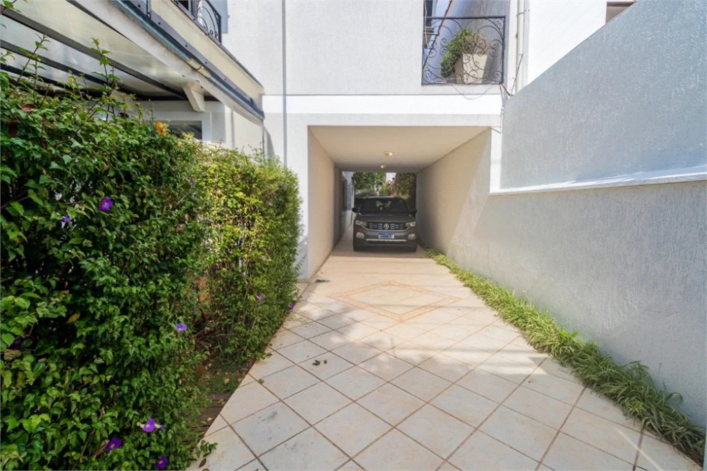 Casa à venda com 4 quartos, sendo 3 suítes, em Brooklin Paulista, São Paulo, SP