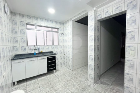 Casa à venda com 4 quartos, sendo 2 suítes, em Jardim São Paulo(zona Norte), São Paulo, SP
