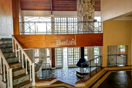 Casa à venda com 4 suítes em Vila Petrópolis, Atibaia, SP