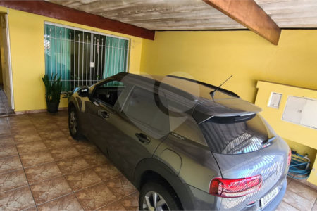 Casa à venda com 3 quartos, sendo 1 suíte,  em Vila Oliveira, Mogi das Cruzes, SP