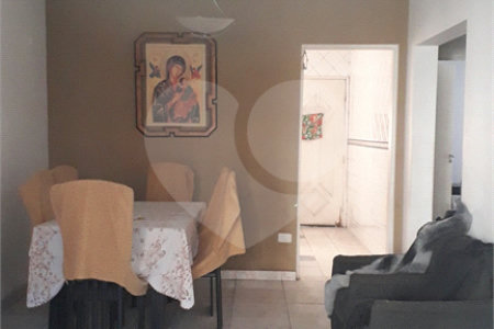 Casa à venda com 5 quartos, sendo 2 suítes, em Jardim Nadir, São Paulo, SP