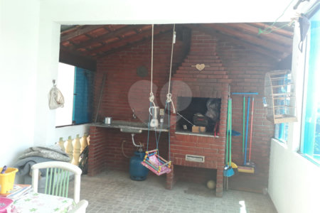 Casa à venda com 4 quartos, sendo 2 suítes, em Jardim Rosina, São Paulo, SP