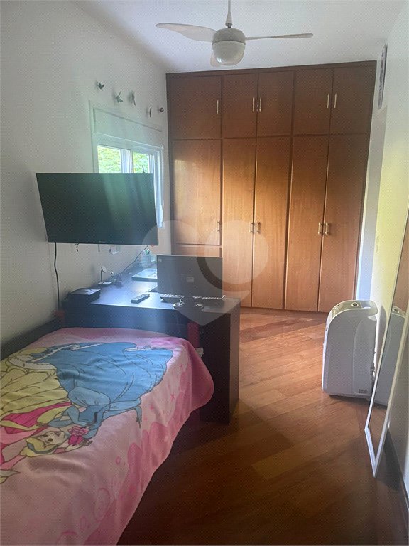 Sobrado à venda com 3 suítes em Horto, São Paulo, SP