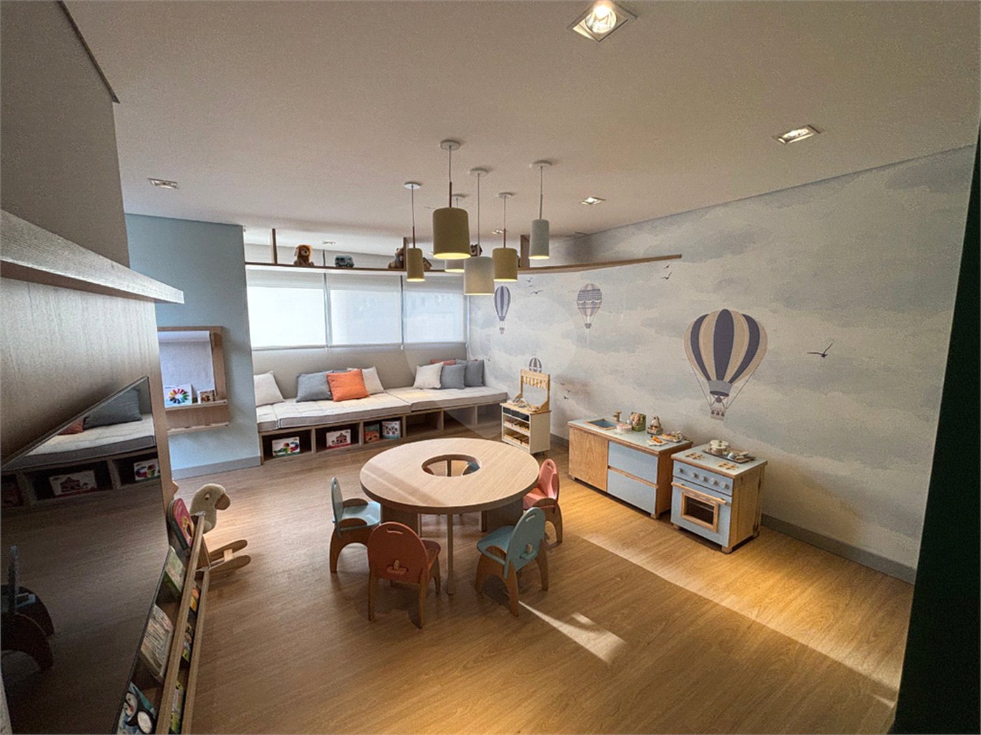 Apartamento à venda com 3 suítes em Moema, São Paulo, SP