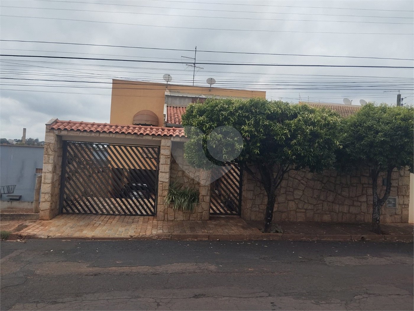 Sobrado à venda com 3 quartos, sendo 1 suíte, em Jardim Nova América, Araraquara, SP