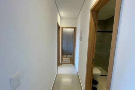 Apartamento 2 dormitórios (1 suíte), porteira fechada, 1 vaga demarcada, no José Menino, Santos