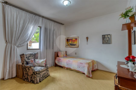 Casa de Vila à venda com 4 quartos, sendo 2 suítes, em Granja Julieta, São Paulo, SP