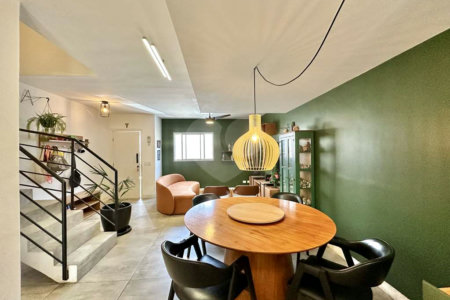 Casa à venda com 3 quartos, sendo 1 suíte, no condomínio Villaggio Viana, Cotia - SP