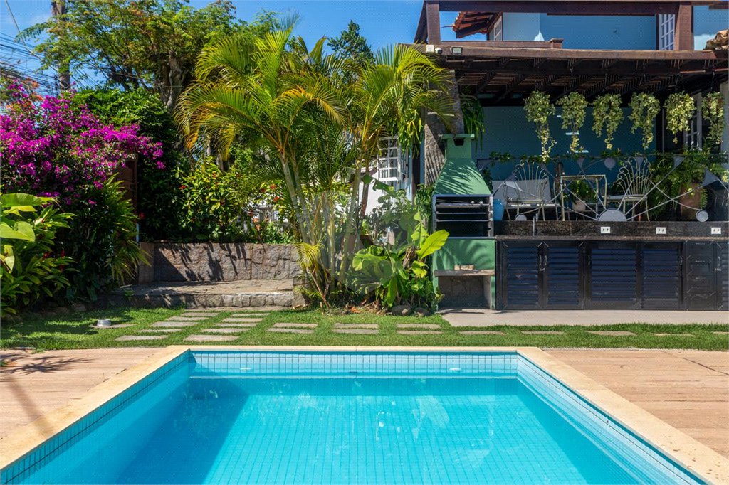 Casa à venda com 5 quartos, sendo 3 suítes, em Geribá, Armação dos Búzios, RJ