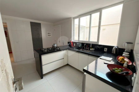 Casa à venda com 4 suítes em Portinho, Cabo Frio, RJ