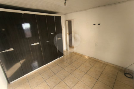 Casa à venda ou para alugar com 5 quartos, sendo 1 suíte,  em Parque Independência, São Paulo, SP