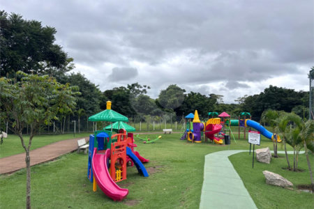 Casa à venda com 2 quartos, sendo 1 suíte, no condomínio Terras de São Francisco, Sorocaba - SP