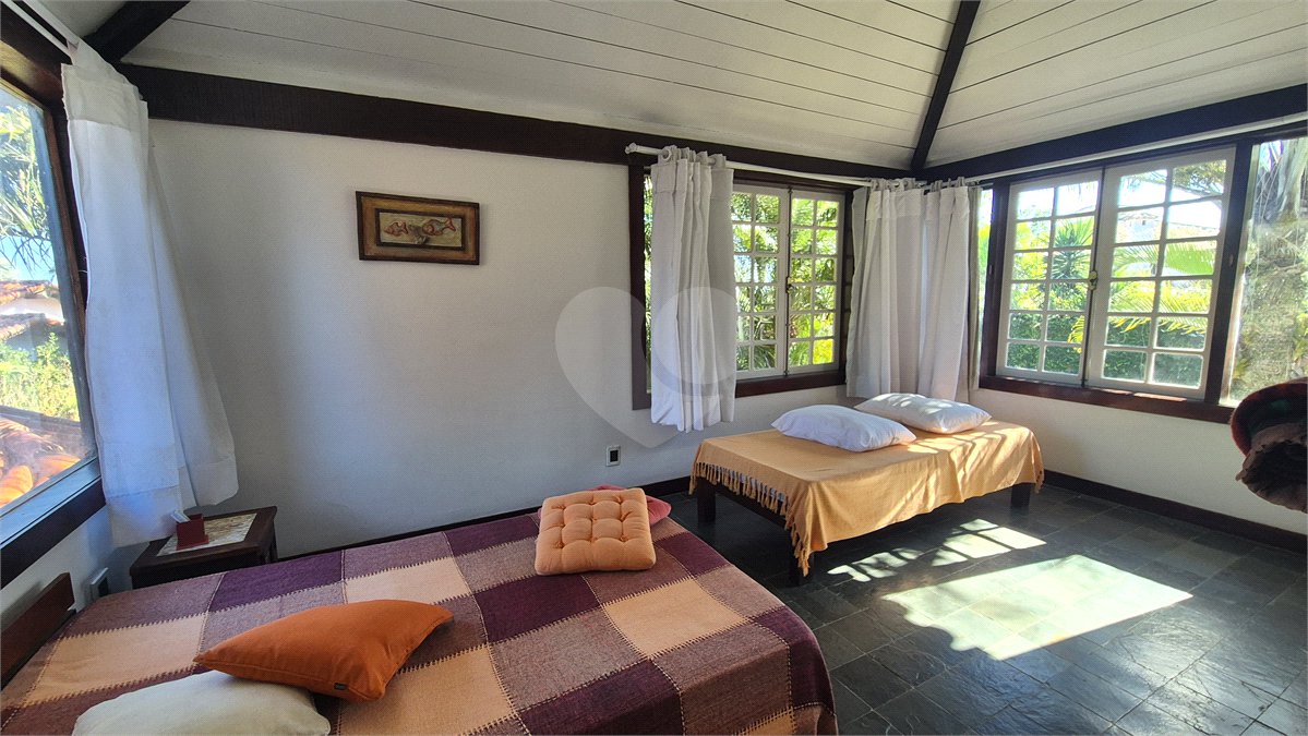 Casa em condomínio à venda com 4 quartos, sendo 3 suítes,  em Geribá, Armação dos Búzios, RJ