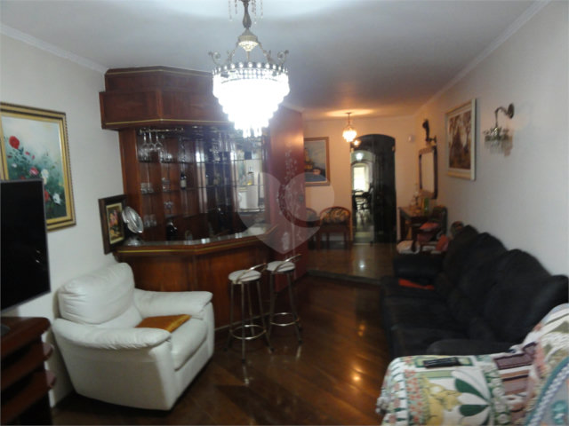 Sobrado à venda com 6 quartos, sendo 4 suítes,  em Tremembé, São Paulo, SP