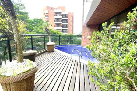 Apartamento à venda ou para alugar com 4 quartos, sendo 3 suítes,  em Jardim Vitória Régia, São Paulo, SP
