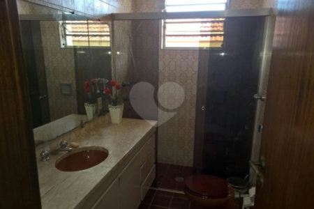 Sobrado à venda com 4 quartos, sendo 2 suítes, em Saúde, São Paulo, SP