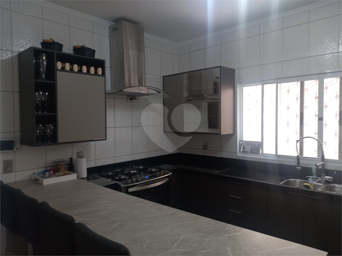 Sobrado à venda com 3 quartos, sendo 1 suíte,  em Tremembé, São Paulo, SP