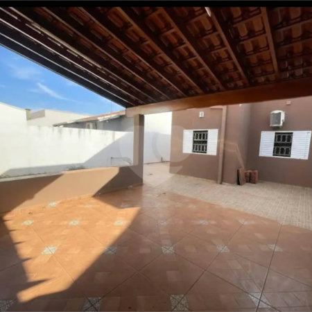 Casa à venda com 2 quartos, sendo 1 suíte, no condomínio Alvorada, Araraquara - SP