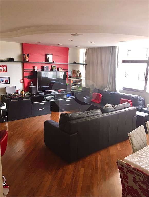 Apartamento à venda com 3 quartos, sendo 1 suíte, em Pinheiros, São Paulo, SP
