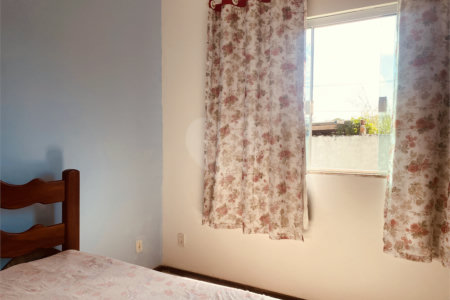 Casa em condomínio para alugar com 2 quartos, sendo 1 suíte, em Caravelas, Armação dos Búzios, RJ