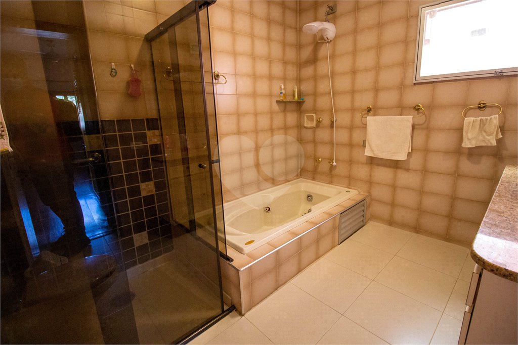 Casa à venda ou para alugar com 4 quartos, sendo 1 suíte, no Centro, São Roque, SP