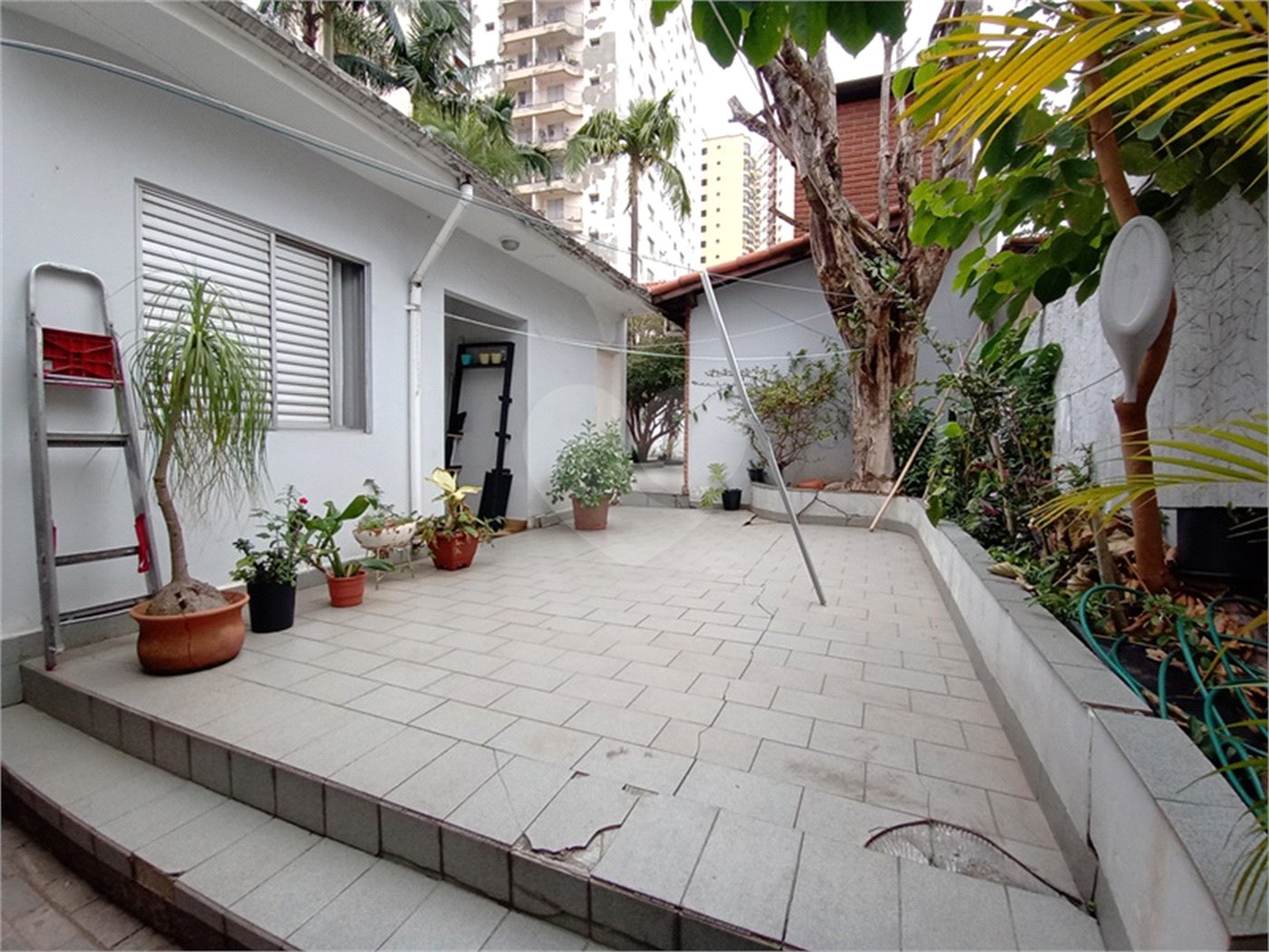 Casa à venda com 4 quartos, sendo 1 suíte, em Santana, São Paulo, SP