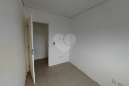 Sobrado à venda com 3 quartos, sendo 1 suíte, em Vila Omízollo, Louveira, SP