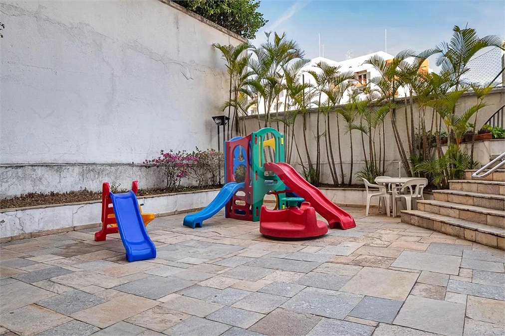 Apartamento à venda com 3 quartos, sendo 1 suíte, em Jardim das Bandeiras, São Paulo, SP